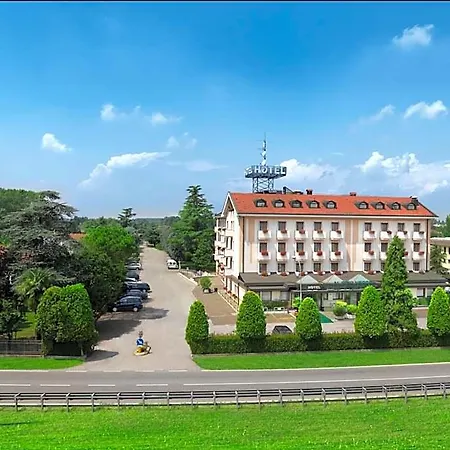 Al Pino Hotel 4*